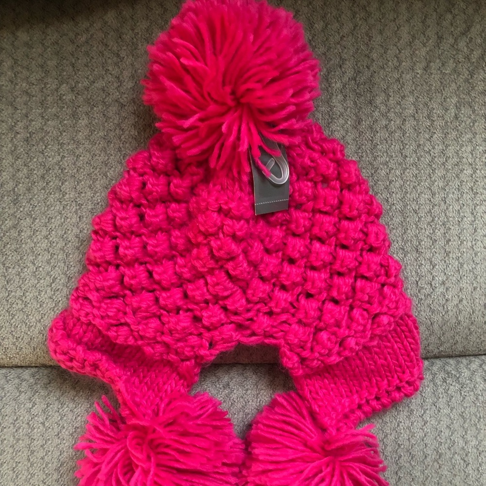 COPY - Hot pink pom pom knitted hat NWT